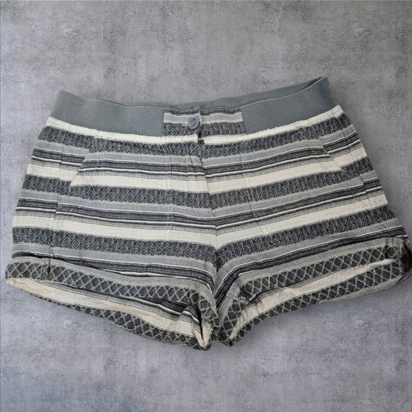 LOFT Gray & White Striped Shorts 3"‎ Inseam Size 6 Women's - Picture 1 of 11